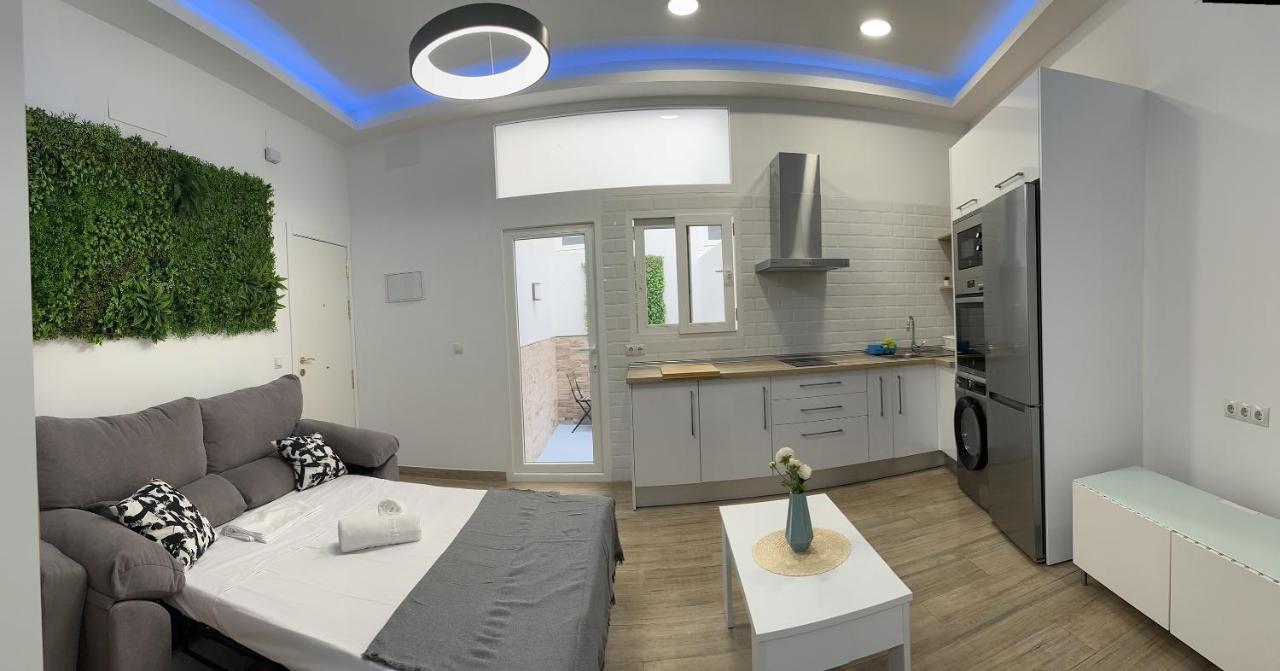 Sky Garden Malaga Centro Appartement Buitenkant foto